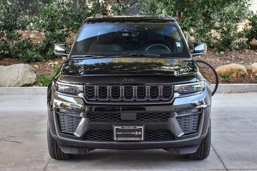 2026 Jeep Grand Cherokee Altitude