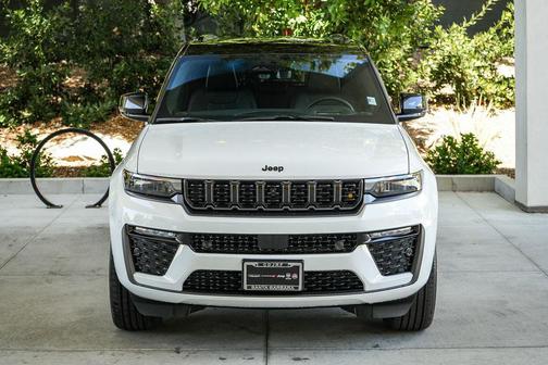Bright White Clearcoat 2026 Jeep Grand Cherokee Summit