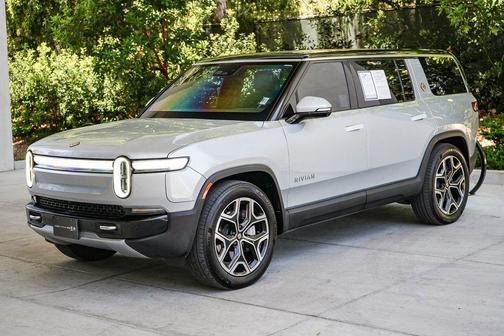LA Silver 2025 Rivian R1S Adventure Dual Motor Large Pack