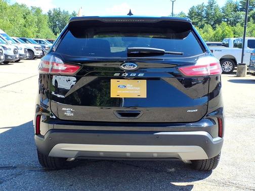Black Metallic 2024 Ford Edge SEL