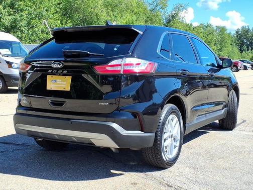Black Metallic 2024 Ford Edge SEL