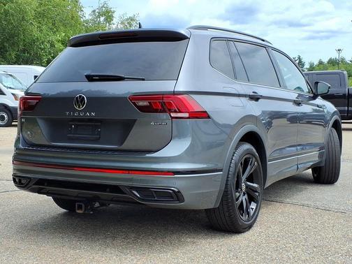 Platinum Gray Metallic 2024 Volkswagen Tiguan 2.0T SE R-Line Black 4MOTION
