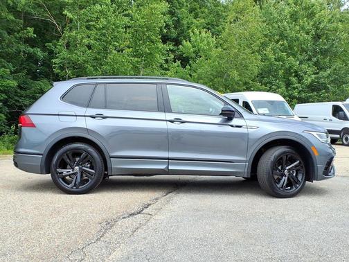 Platinum Gray Metallic 2024 Volkswagen Tiguan 2.0T SE R-Line Black 4MOTION