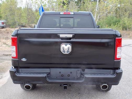 Diamond Black Crystal Pearlcoat 2020 RAM 1500 Big Horn/Lone Star