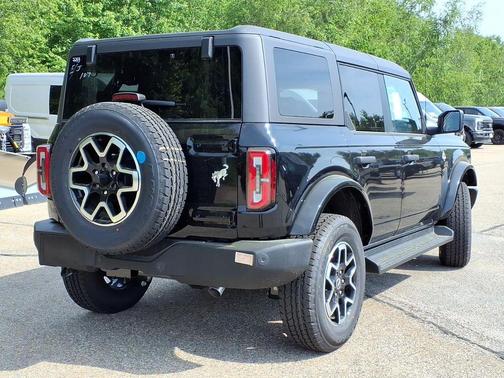 Shadow Black 2026 Ford Bronco Outer Banks