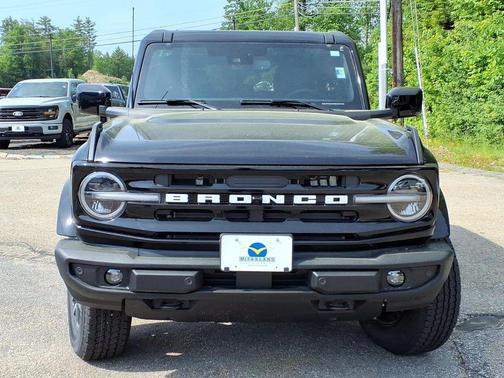 Shadow Black 2026 Ford Bronco Outer Banks
