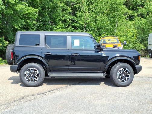Shadow Black 2026 Ford Bronco Outer Banks