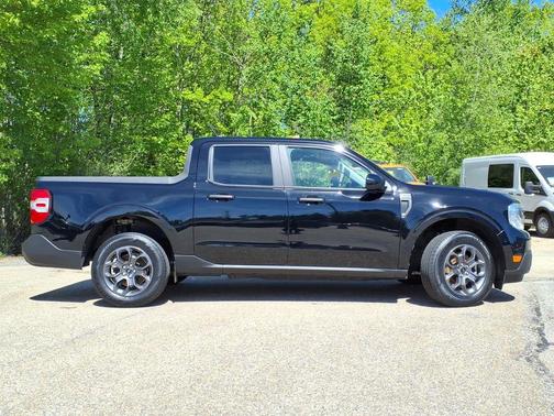 Shadow Black 2024 Ford Maverick XLT