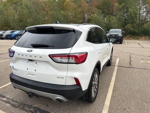 2022 Ford Escape Titanium