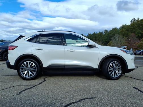2022 Ford Escape Titanium