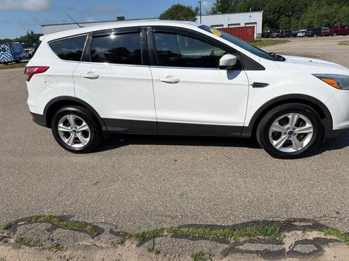 Oxford White 2015 Ford Escape SE