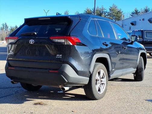 2025 Toyota RAV4 Hybrid XLE