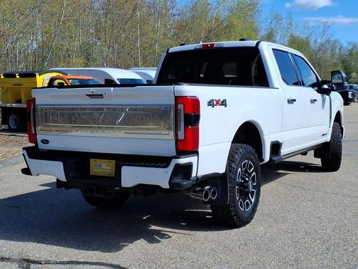 White 2023 Ford F-250 Platinum
