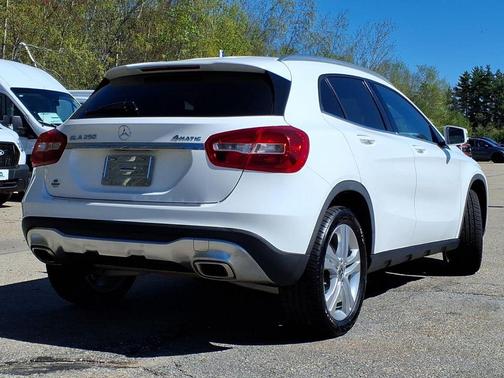 White 2019 Mercedes-Benz GLA 250 4MATIC