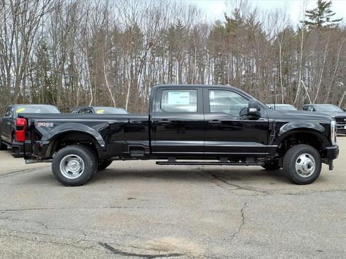 Agate Black Metallic 2026 Ford F-350 XL