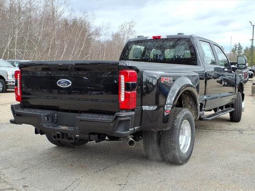 Agate Black Metallic 2026 Ford F-350 XL