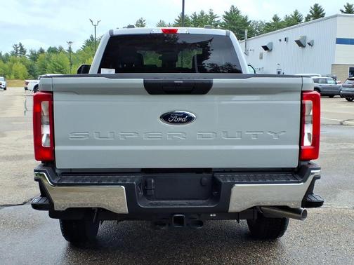 Avalanche 2026 Ford F-350 XLT