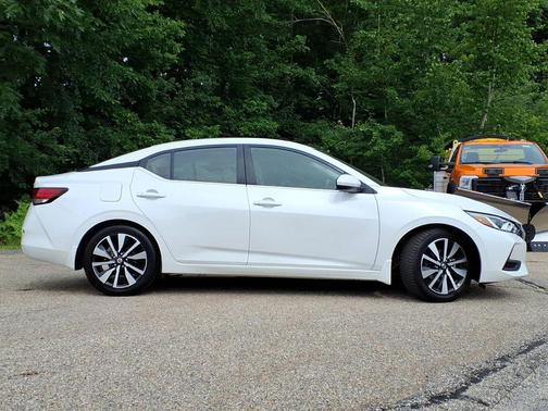 Aspen White Tricoat 2023 Nissan Sentra SV