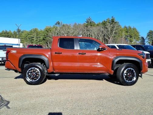 Terra 2025 Toyota Tacoma Hybrid TRD Off Road