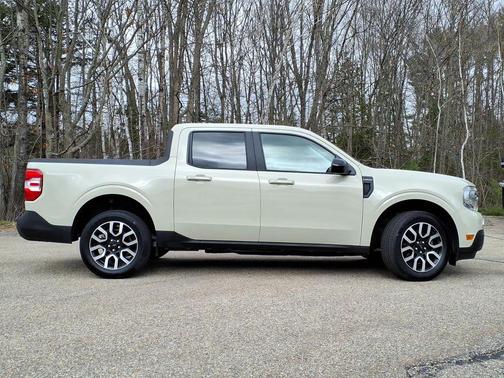 Terrain 2024 Ford Maverick Lariat