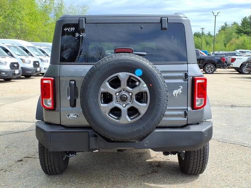 Carbonized Gray Metallic 2026 Ford Bronco Big Bend