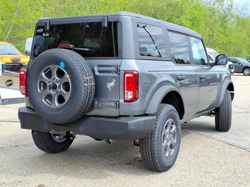 Carbonized Gray Metallic 2026 Ford Bronco Big Bend
