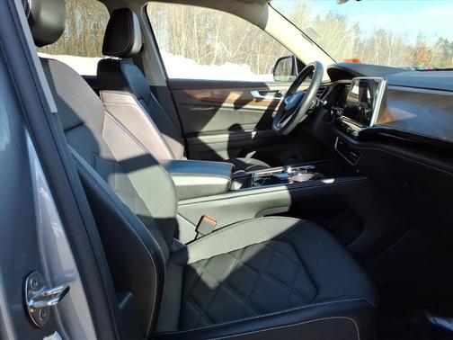 2024 Volkswagen Atlas 2.0T SE w/Technology 4MOTION