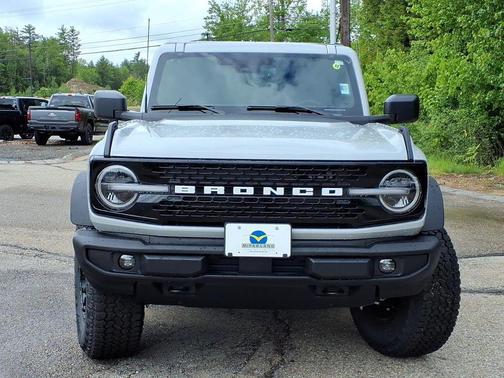 Avalanche Gray 2026 Ford Bronco Outer Banks