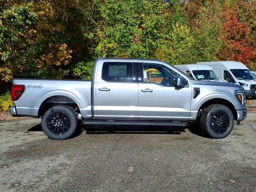 Iconic Silver Metallic 2026 Ford F-150 Lariat