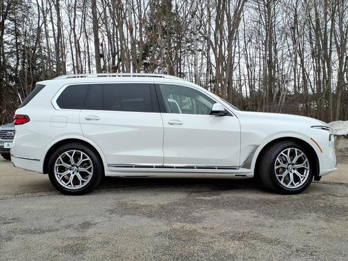 Alpine White 2025 BMW X7 xDrive40i