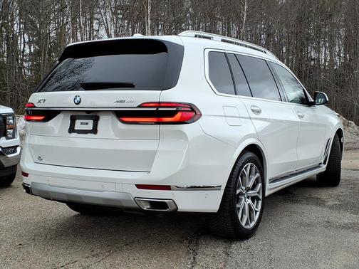 Alpine White 2025 BMW X7 xDrive40i