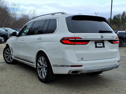 Alpine White 2025 BMW X7 xDrive40i