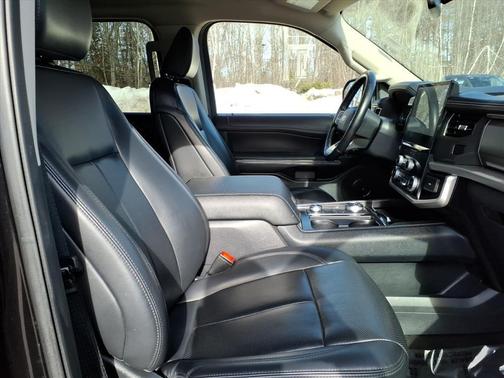 Black Metallic 2024 Ford Expedition Max XLT