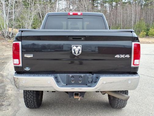 2018 RAM 2500 Laramie Crew Cab 4x4 6'4' Box