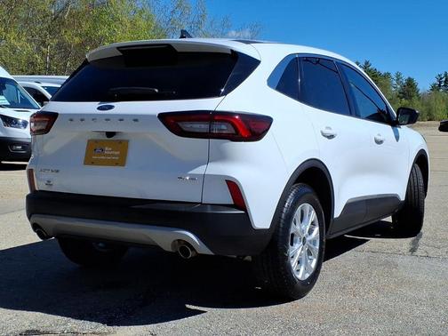 Oxford White 2024 Ford Escape Active