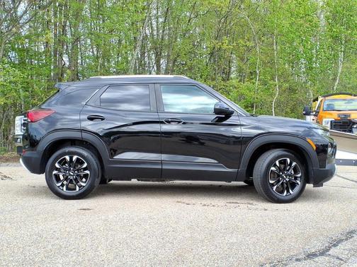 Mosaic Black Metallic 2023 Chevrolet Trailblazer LT