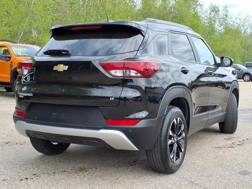 Mosaic Black Metallic 2023 Chevrolet Trailblazer LT