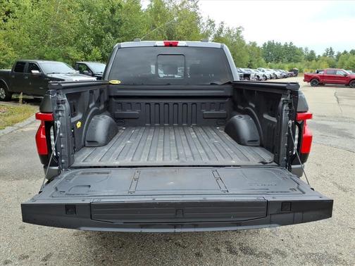 2022 Ford F-150 Lightning LARIAT