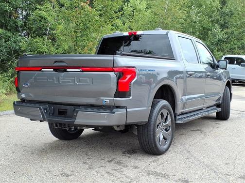 2022 Ford F-150 Lightning LARIAT