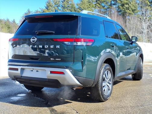 2025 Nissan Pathfinder SL 4WD
