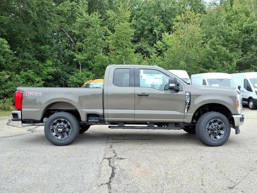 Marsh Gray 2027 Ford F-350 XLT