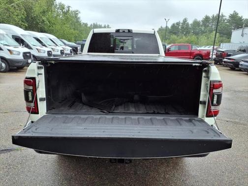 2023 RAM 3500 Laramie Crew Cab 4x4 8' Box