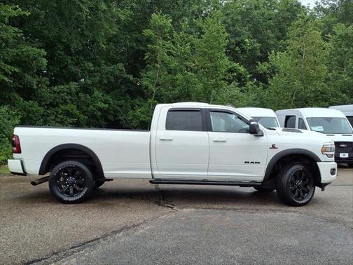 2023 RAM 3500 Laramie Crew Cab 4x4 8' Box