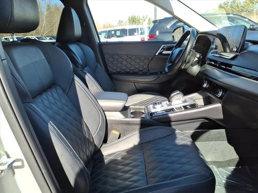 2024 Mitsubishi Outlander PHEV SEL