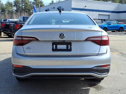 Gray 2024 Volkswagen Jetta 1.5T SE