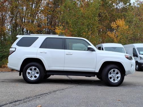 2024 Toyota 4Runner SR5
