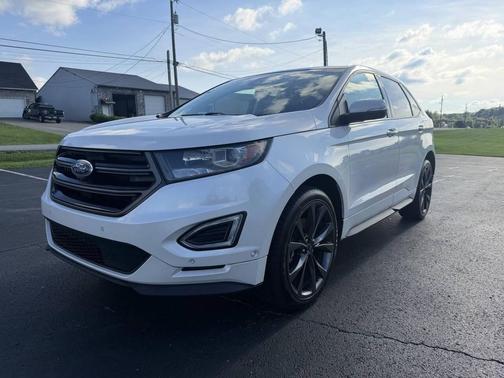 White 2015 Ford Edge Sport