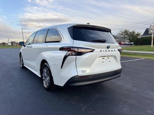 2023 Toyota Sienna XLE