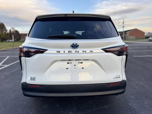 2023 Toyota Sienna XLE