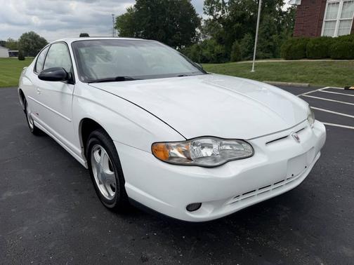 White 2000 Chevrolet Monte Carlo SS 2dr Coupe
